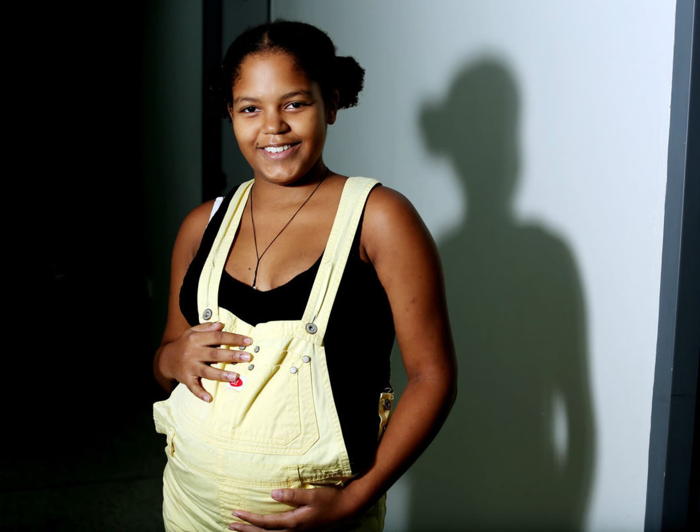 pregnant-young-woman